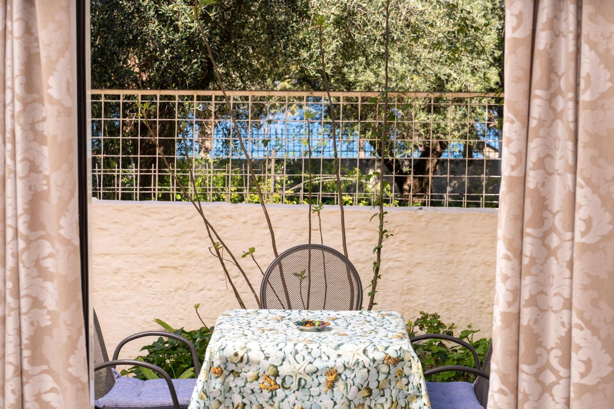 Dimitris Studios Karavomylos Exterior photo