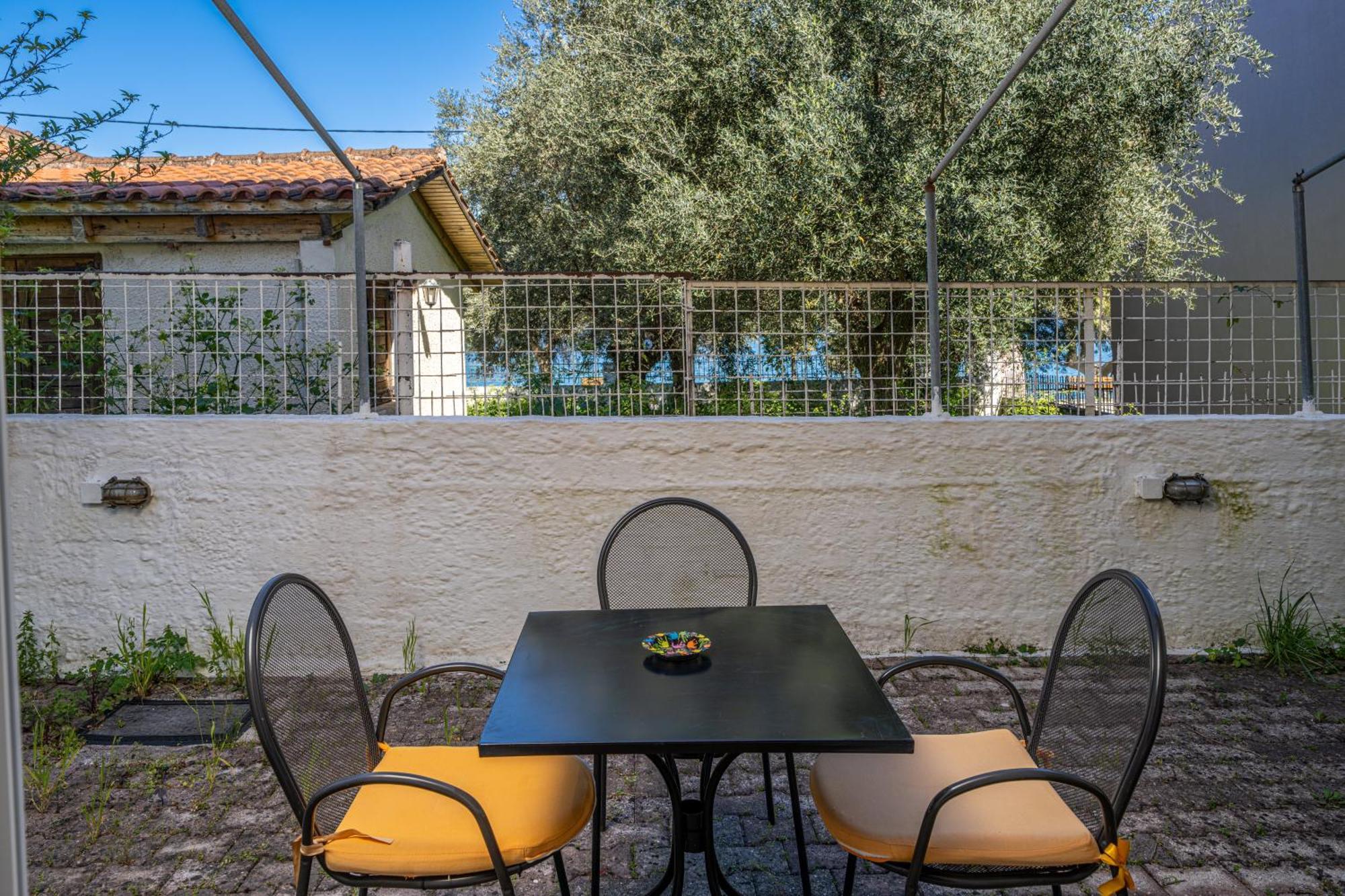 Dimitris Studios Karavomylos Exterior photo
